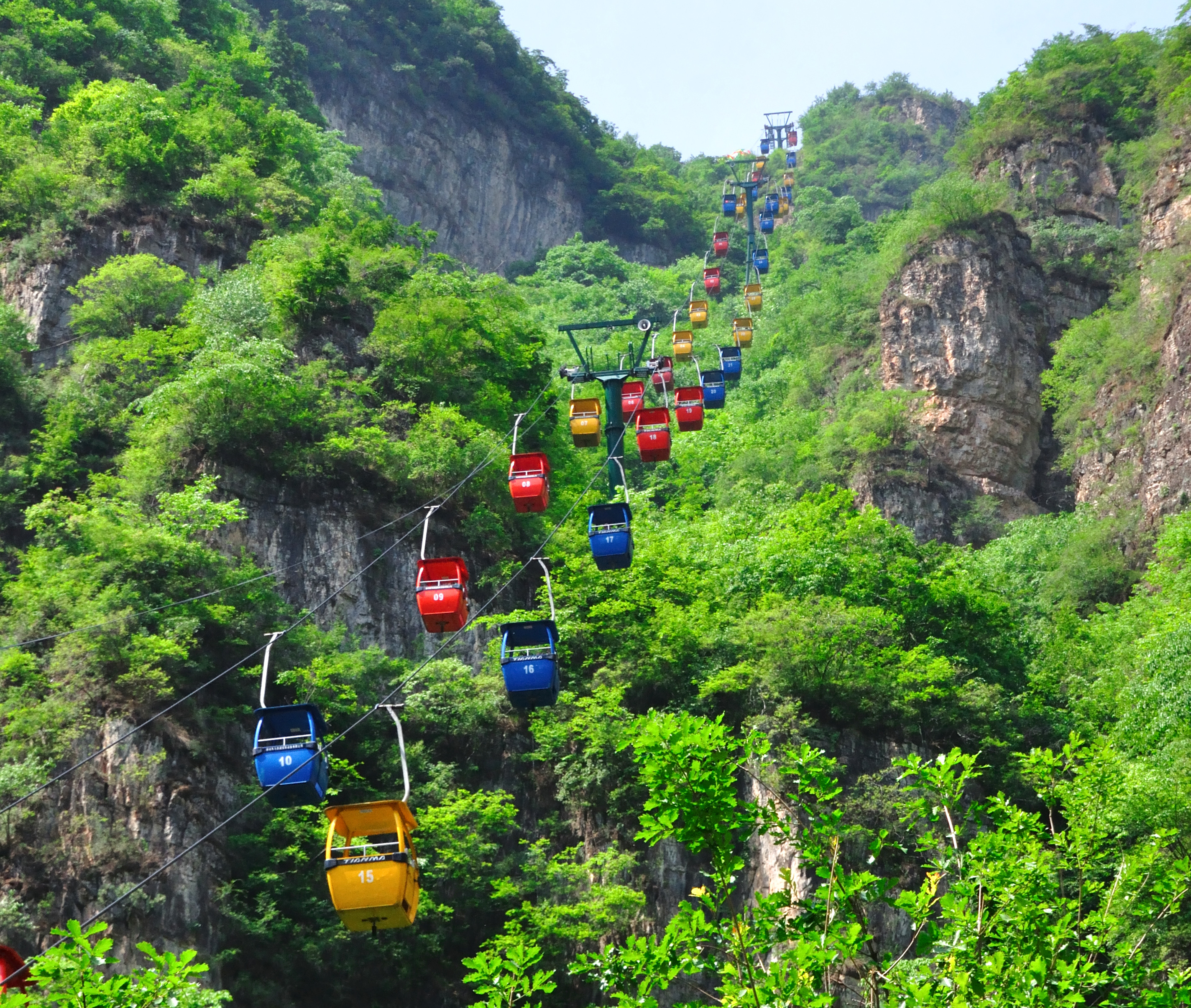 到野三坡來(lái)一次高大尚的旅游團(tuán)建